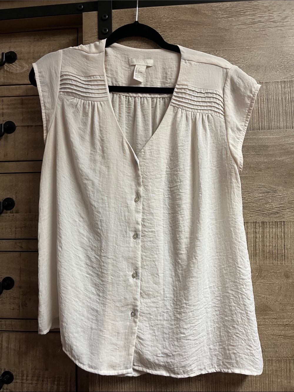 H&M Cream Pintuck Button-Front Cap Sleeve Blouse